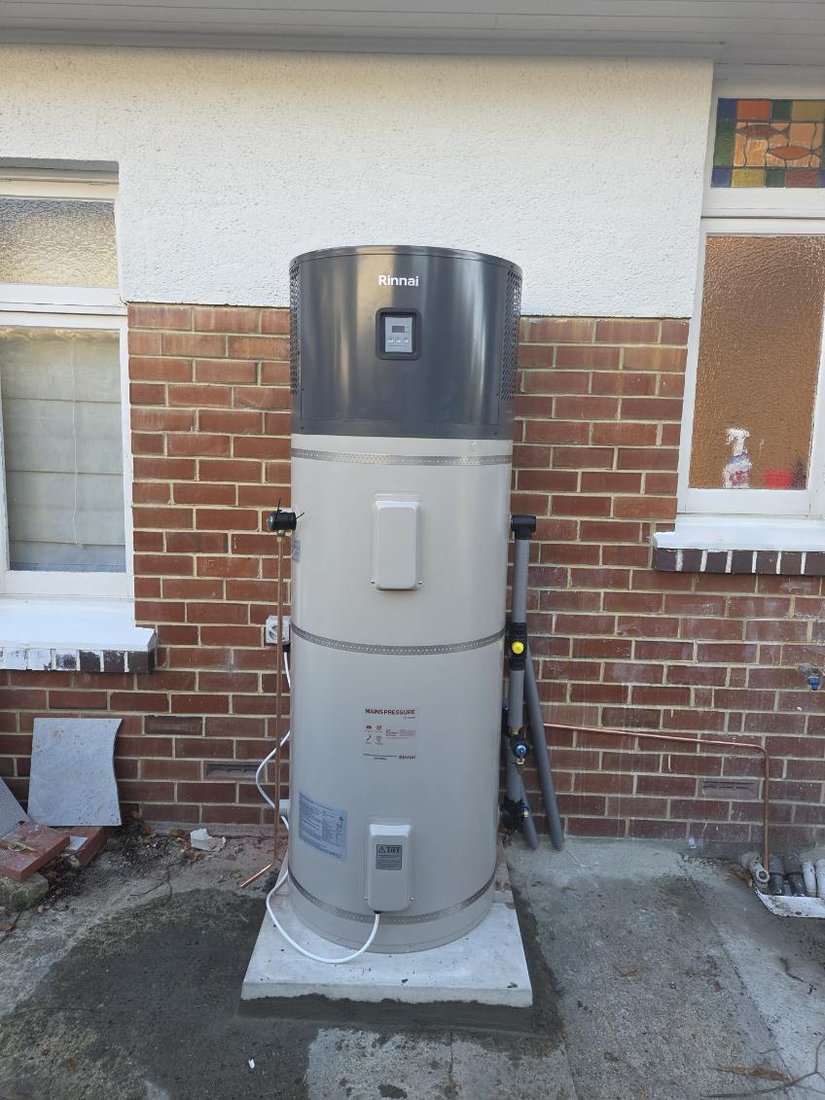 Rinnai EnviroFlo GR hot water heat pump installed on a New Zealand home